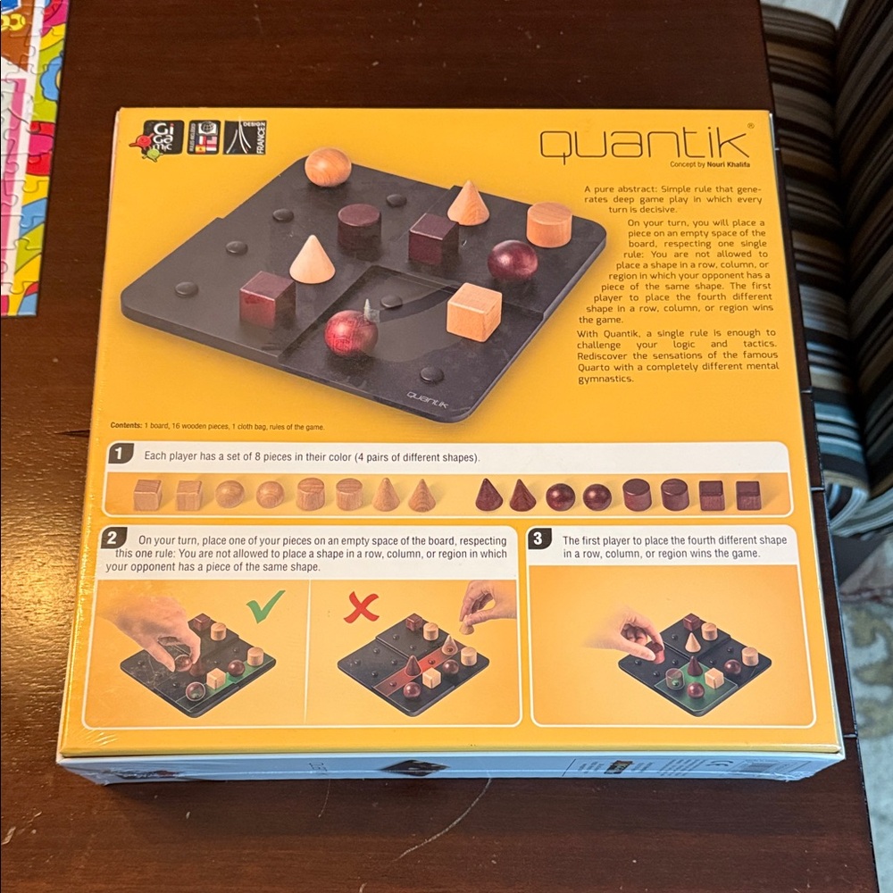 Gigamic Quantik Strategy Game by Nouri Khalifa New SEALED - Picture 2 of 5